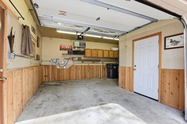 16048 Baywood Lane, Eden Prairie, MN 55346