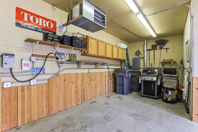 16048 Baywood Lane, Eden Prairie, MN 55346