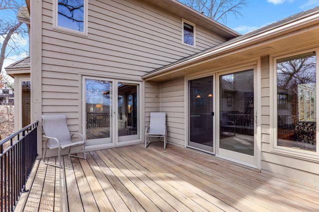 16048 Baywood Lane, Eden Prairie, MN 55346