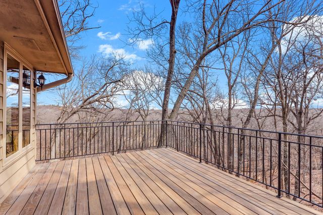 16048 Baywood Lane, Eden Prairie, MN 55346