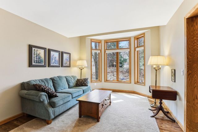 16048 Baywood Lane, Eden Prairie, MN 55346