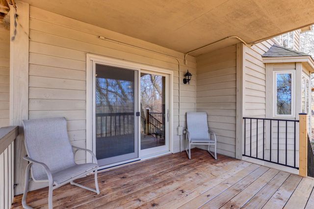 16048 Baywood Lane, Eden Prairie, MN 55346