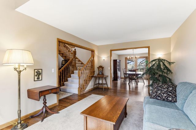 16048 Baywood Lane, Eden Prairie, MN 55346