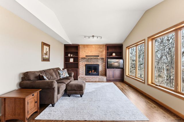 16048 Baywood Lane, Eden Prairie, MN 55346