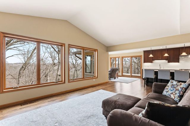 16048 Baywood Lane, Eden Prairie, MN 55346