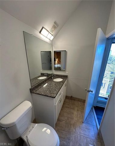 696 Mowbray Arch Apt 540, Norfolk, VA 23507