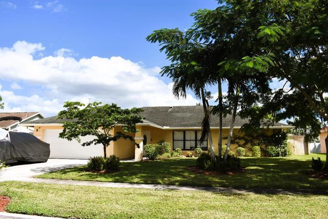 120 Sunflower Circle, Royal Palm Beach, FL 33411