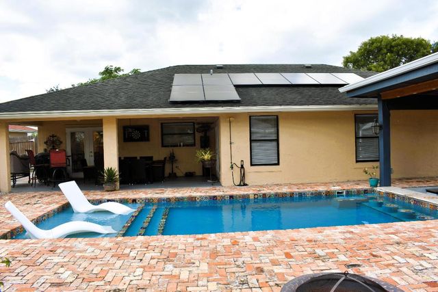 120 Sunflower Circle, Royal Palm Beach, FL 33411