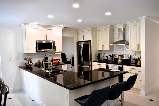 120 Sunflower Circle, Royal Palm Beach, FL 33411