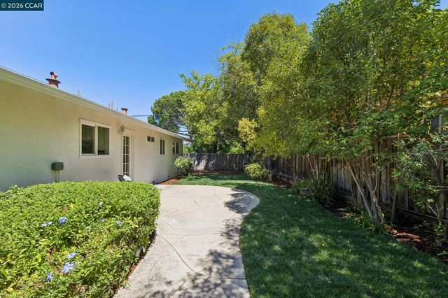 13 Anne Ct, Walnut Creek, CA 94598