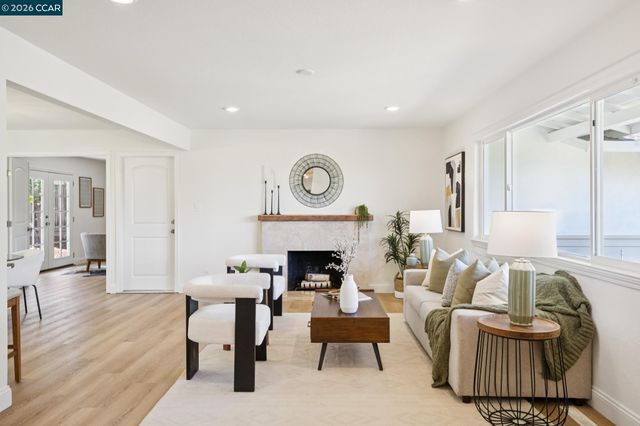 13 Anne Ct, Walnut Creek, CA 94598