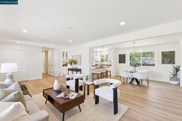 13 Anne Ct, Walnut Creek, CA 94598