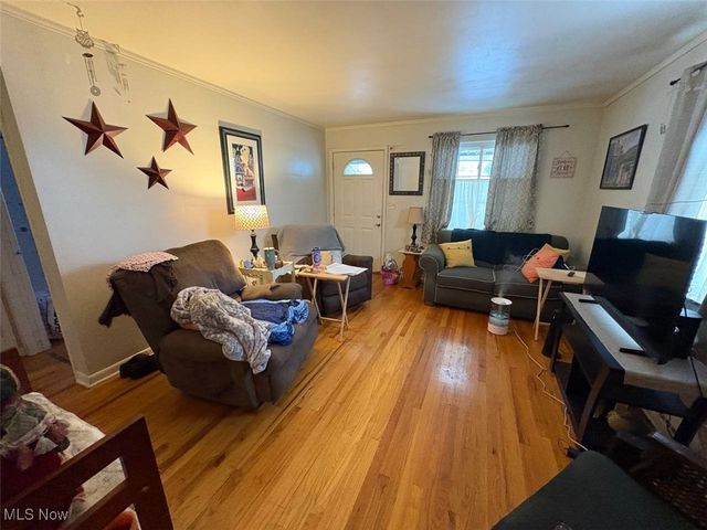 31 Alameda Avenue, Cuyahoga Falls, OH 44221