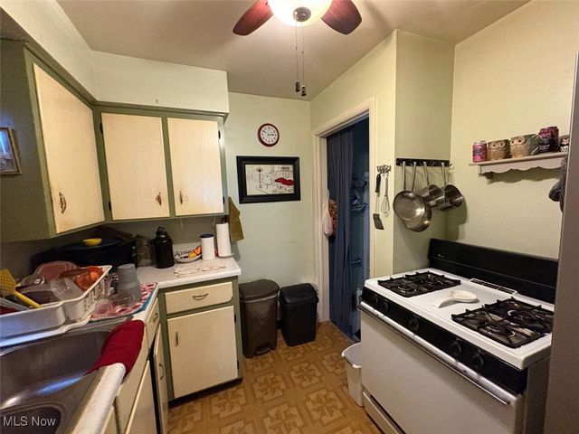 31 Alameda Avenue, Cuyahoga Falls, OH 44221