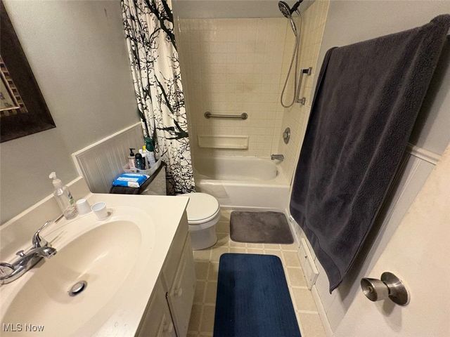 31 Alameda Avenue, Cuyahoga Falls, OH 44221