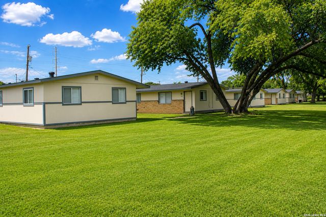 144 W Villaret Blvd Unit 142, San Antonio, TX 78221