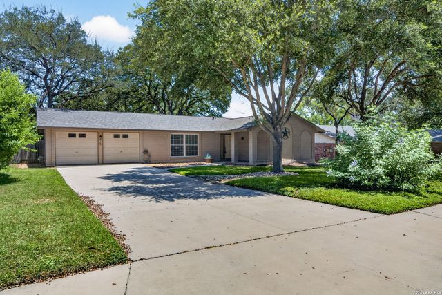 412 Cordoba Dr, Universal City, TX 78148