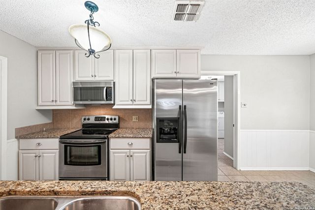 412 Cordoba Dr, Universal City, TX 78148