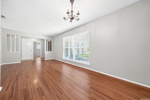 412 Cordoba Dr, Universal City, TX 78148