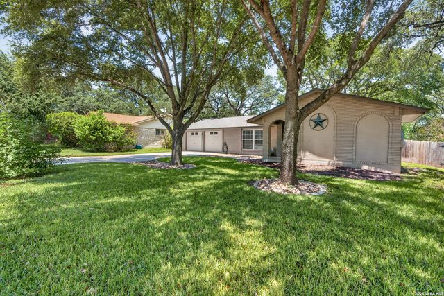 412 Cordoba Dr, Universal City, TX 78148