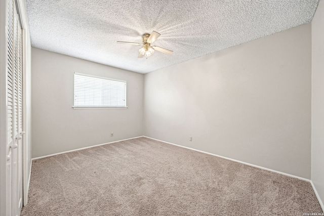 412 Cordoba Dr, Universal City, TX 78148