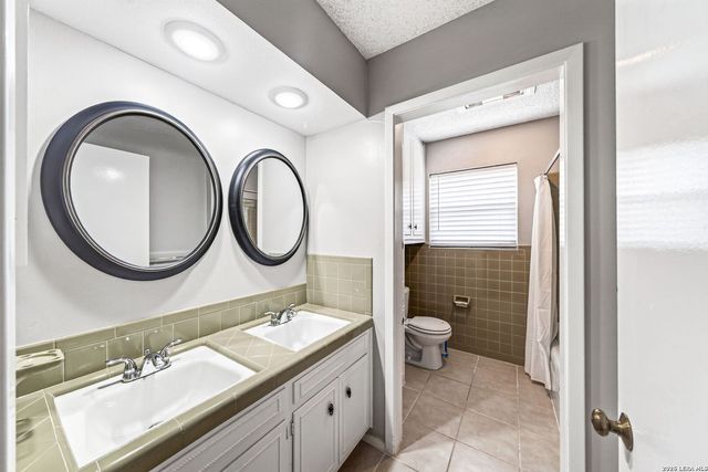 412 Cordoba Dr, Universal City, TX 78148