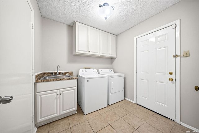 412 Cordoba Dr, Universal City, TX 78148