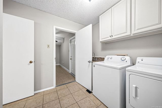 412 Cordoba Dr, Universal City, TX 78148