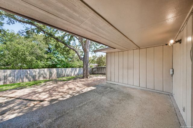 412 Cordoba Dr, Universal City, TX 78148