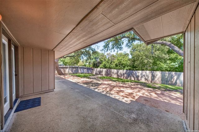 412 Cordoba Dr, Universal City, TX 78148