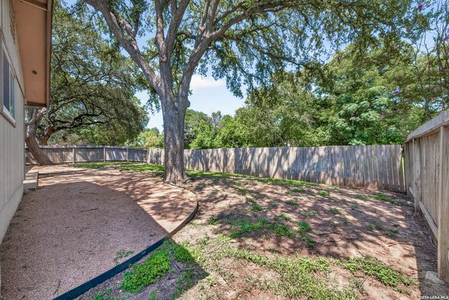 412 Cordoba Dr, Universal City, TX 78148