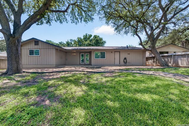 412 Cordoba Dr, Universal City, TX 78148