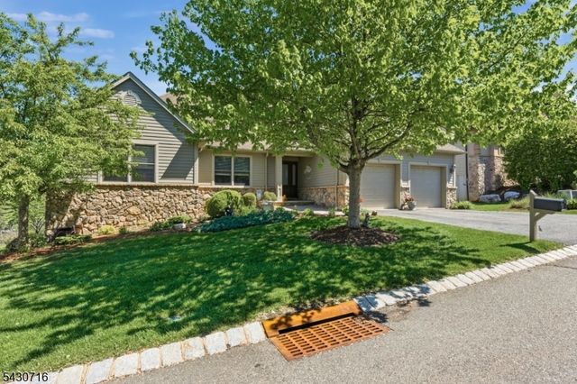 14 Wentworth Ct, Hardyston Twp., NJ 07419