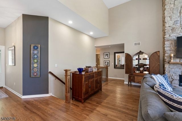14 Wentworth Ct, Hardyston Twp., NJ 07419