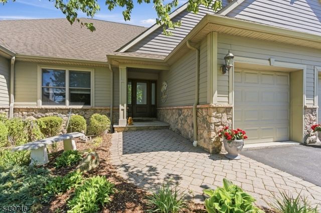 14 Wentworth Ct, Hardyston Twp., NJ 07419