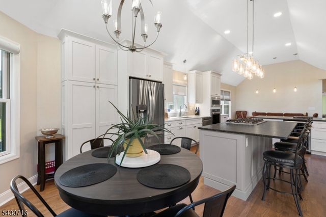 14 Wentworth Ct, Hardyston Twp., NJ 07419