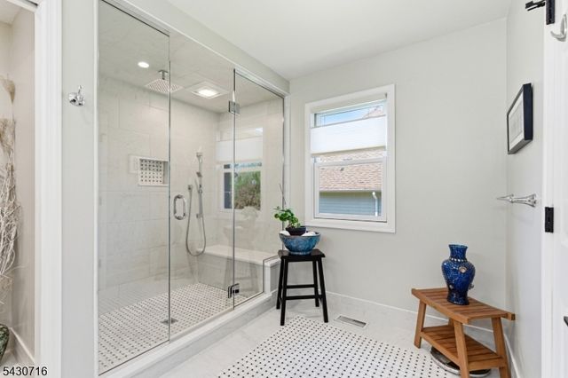 14 Wentworth Ct, Hardyston Twp., NJ 07419