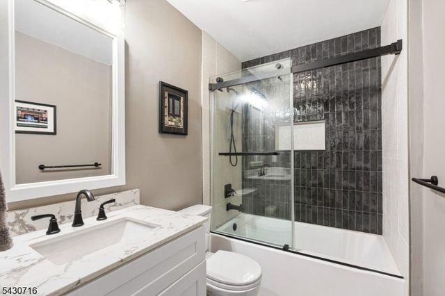 14 Wentworth Ct, Hardyston Twp., NJ 07419