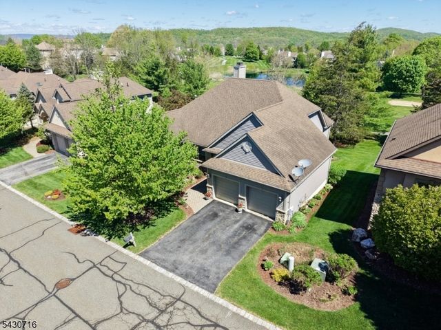 14 Wentworth Ct, Hardyston Twp., NJ 07419