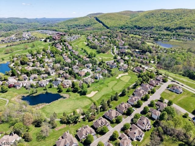 14 Wentworth Ct, Hardyston Twp., NJ 07419