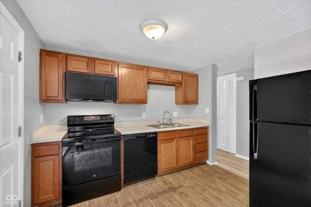 10322 Starview Drive, Indianapolis, IN 46229
