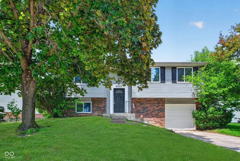 10322 Starview Drive, Indianapolis, IN 46229