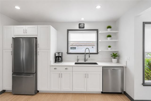 6721 E La Marimba, Long Beach, CA 90815
