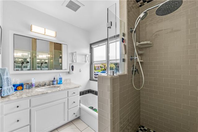 6721 E La Marimba, Long Beach, CA 90815