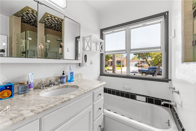 6721 E La Marimba, Long Beach, CA 90815