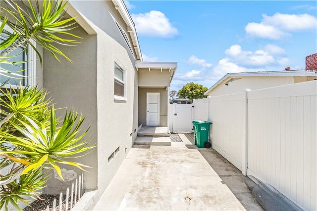 6721 E La Marimba, Long Beach, CA 90815
