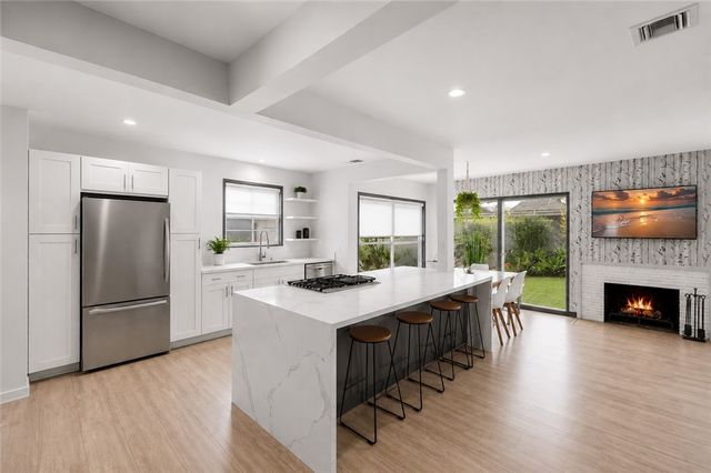 6721 E La Marimba, Long Beach, CA 90815