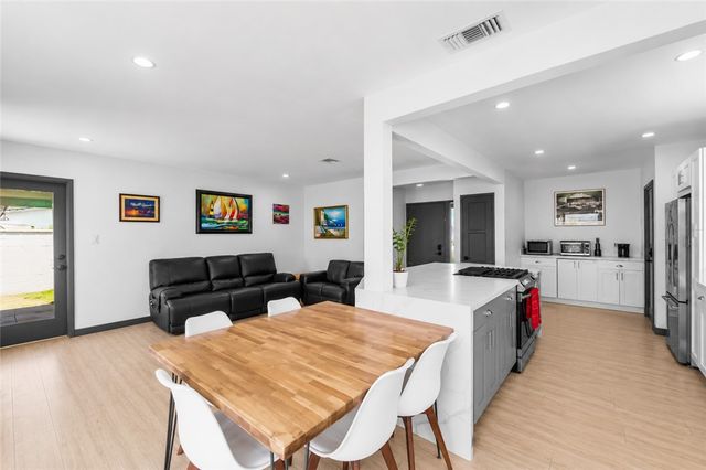 6721 E La Marimba, Long Beach, CA 90815