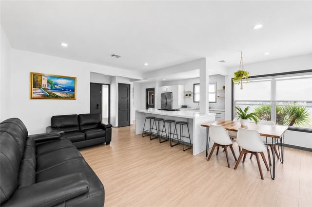 6721 E La Marimba, Long Beach, CA 90815