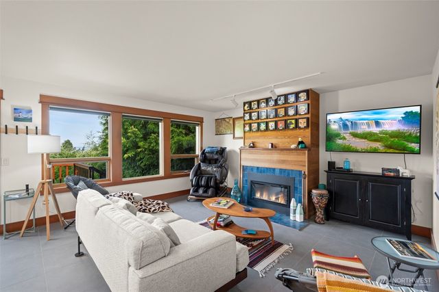 532 Whitecap Road, Bellingham, WA 98229